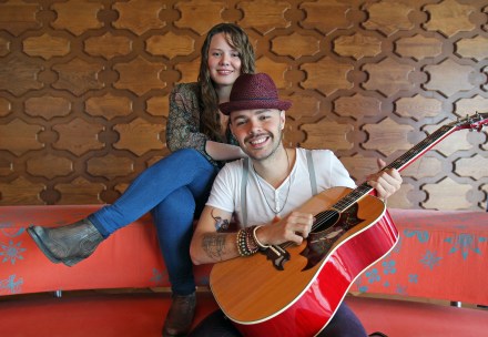 JESSE Y JOY2-GLA.JPG